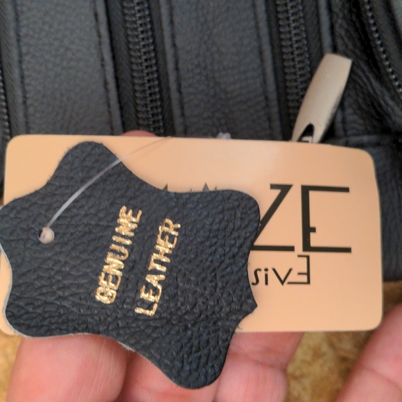 crossbody bag - Picture 3 of 8